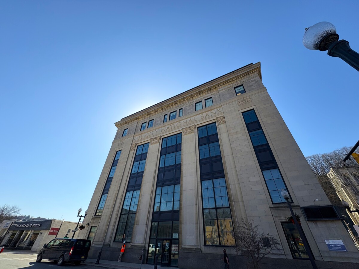 100 Seneca exterior